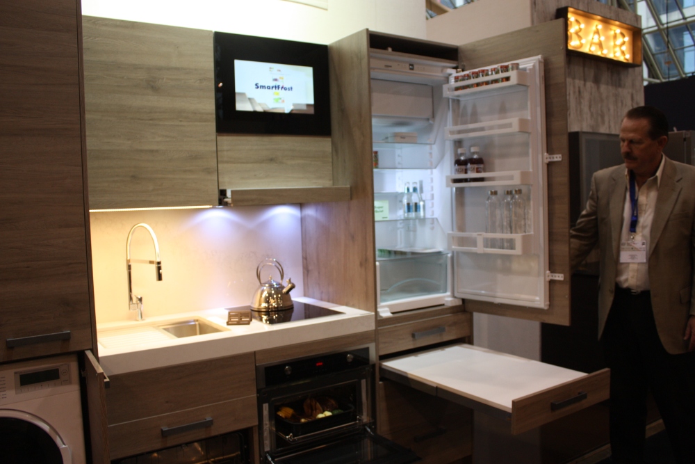 KOMPAKT kitchen storage