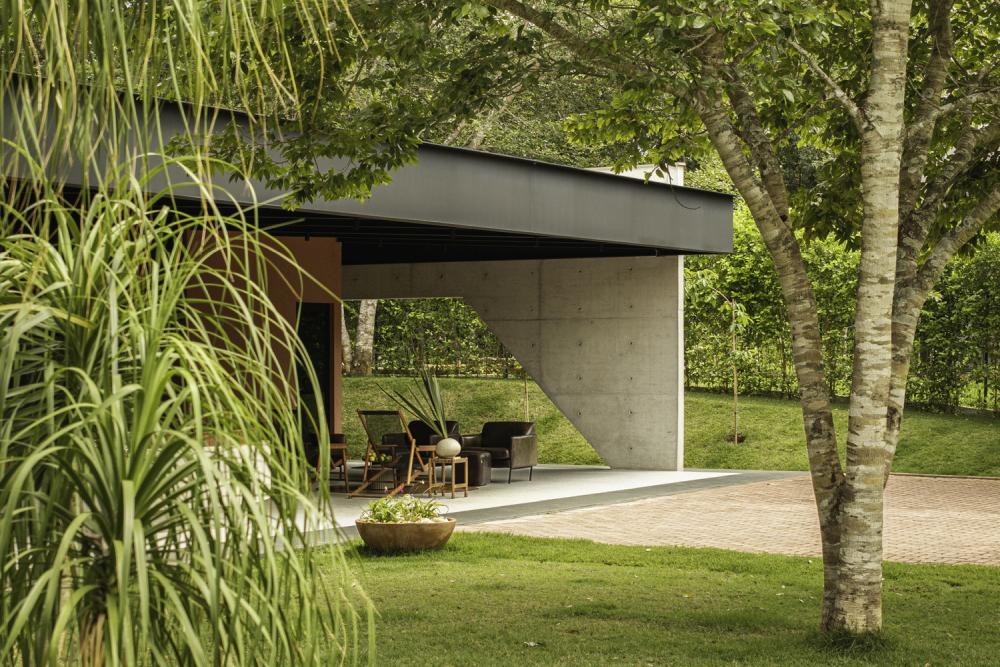 Brazil Galgo House by Tati Tavares Alex Dalcin Arquitetura seating