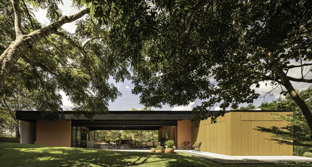 Brazil Galgo House by Tati Tavares Alex Dalcin Arquitetura