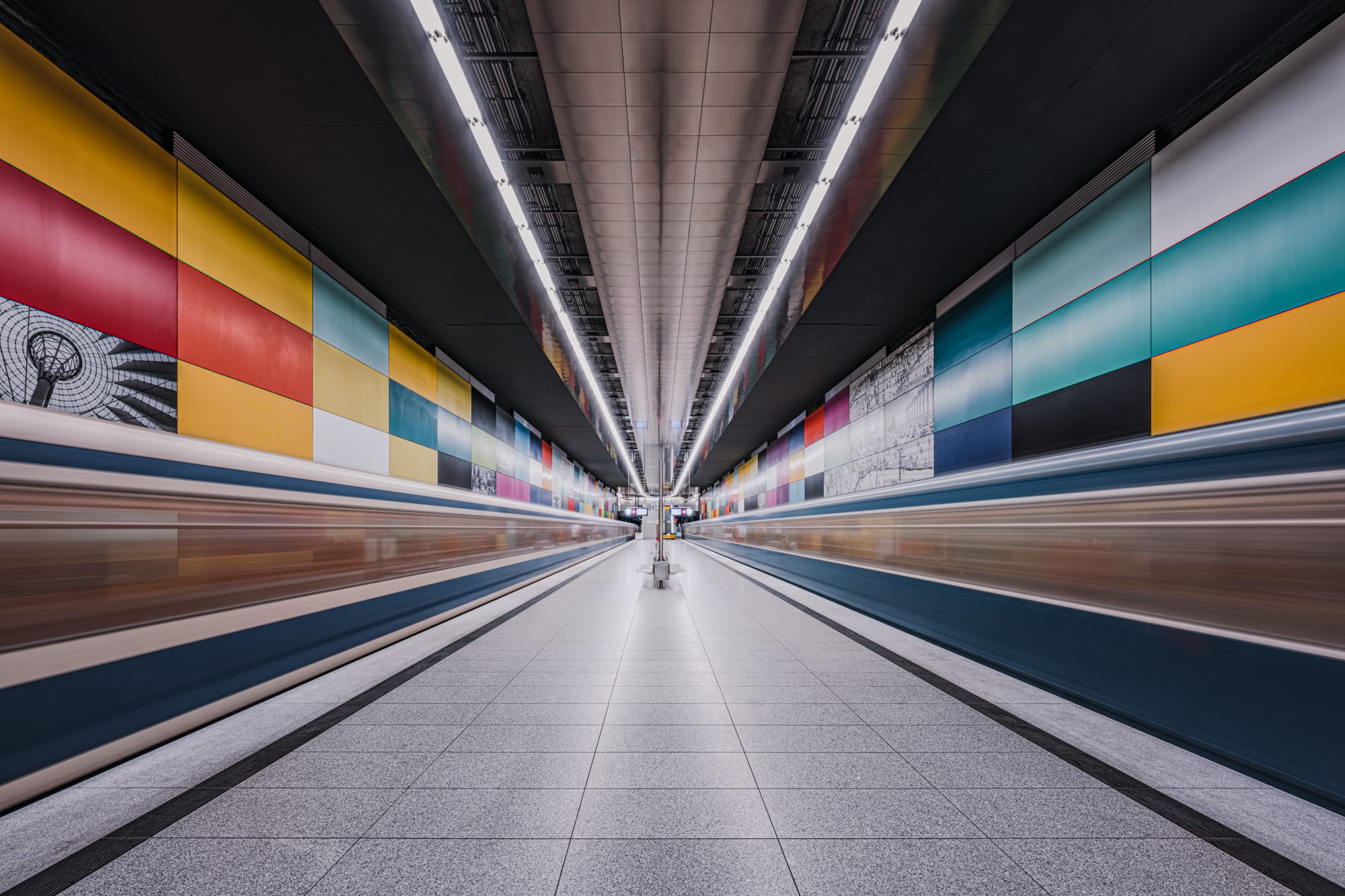 the interior of a Munich subway station