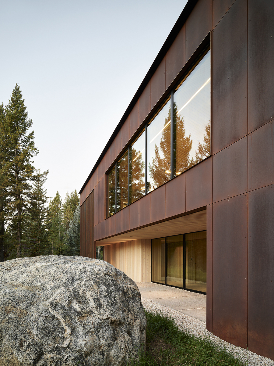 Caju weathered Corten steel house boulder