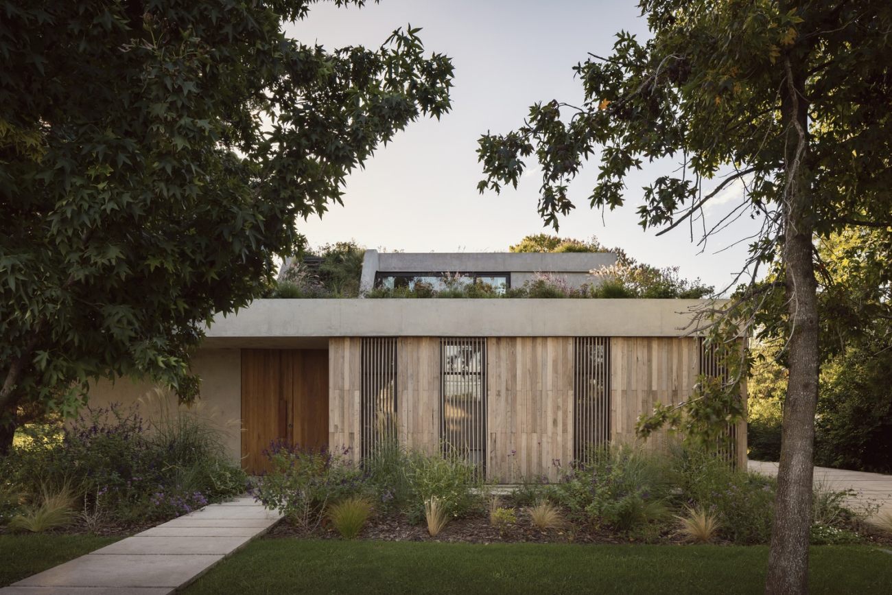 Casa Olivos Green Roof entryway