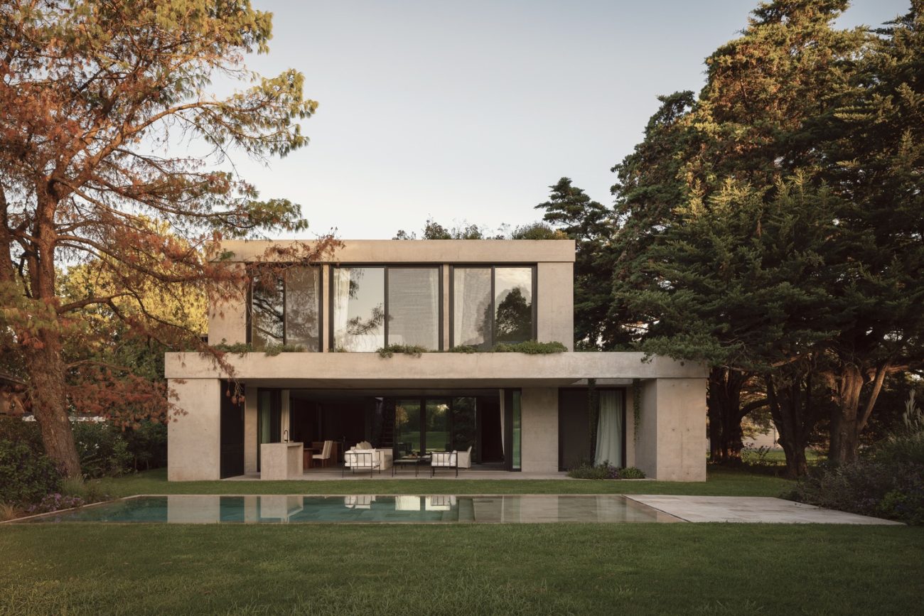 Casa Olivos Green Roof modern house