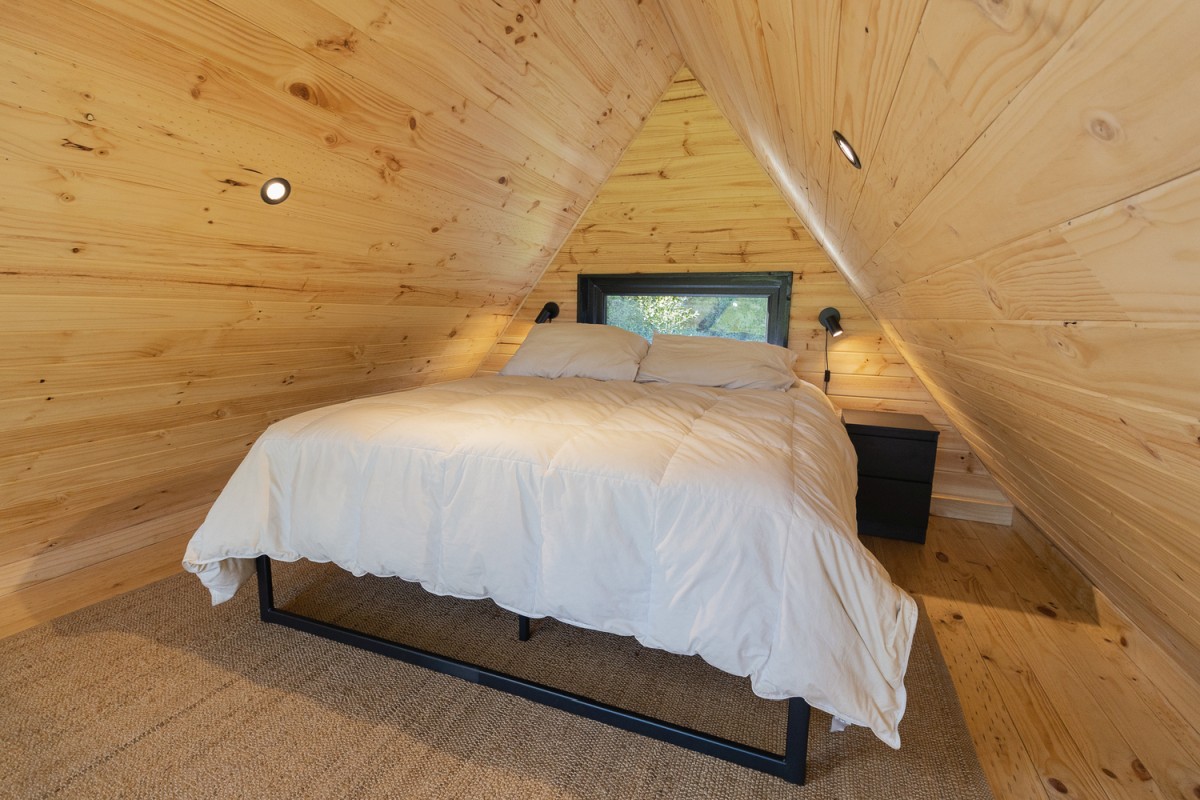 Chile Tiny Auro from TRAWA Arquitectos upstairs bed