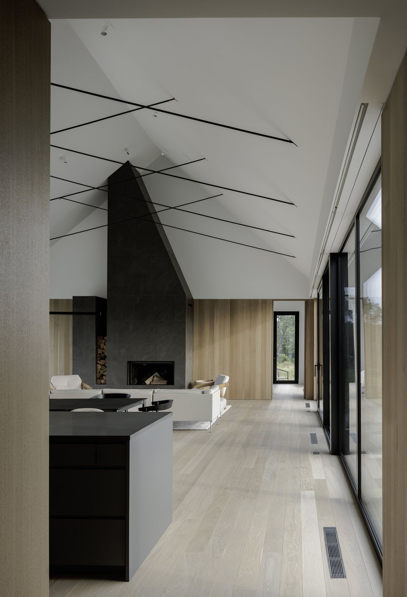 Clinton Corners Residence Desai Chia Architecture clean floor