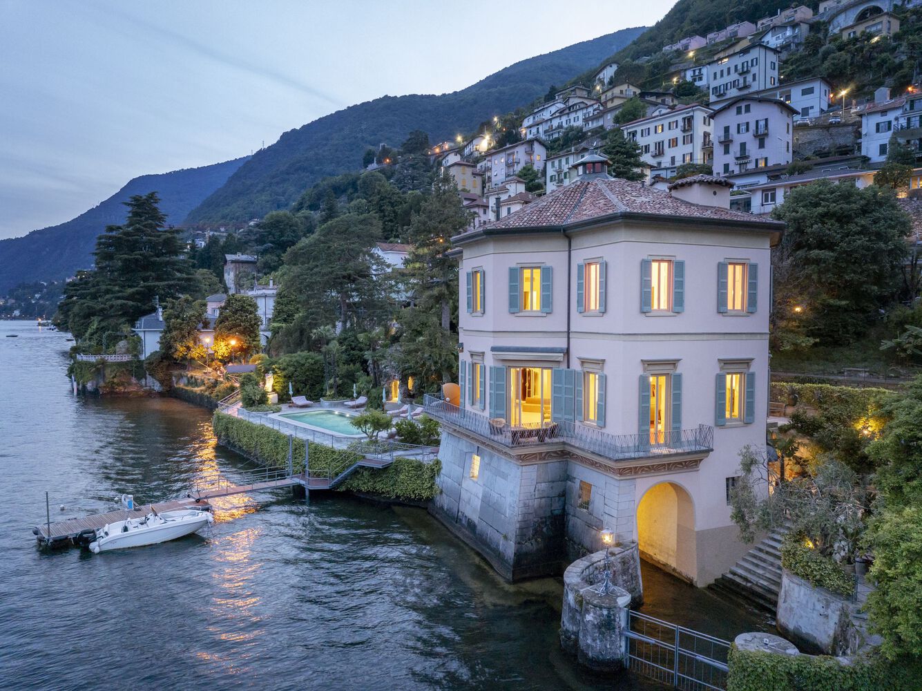 House on Lake Como J Mayer H Architects Homedit com sunset