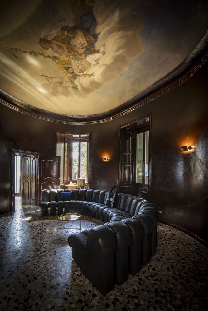 House on Lake Como J Mayer H Architects Homedit com walls