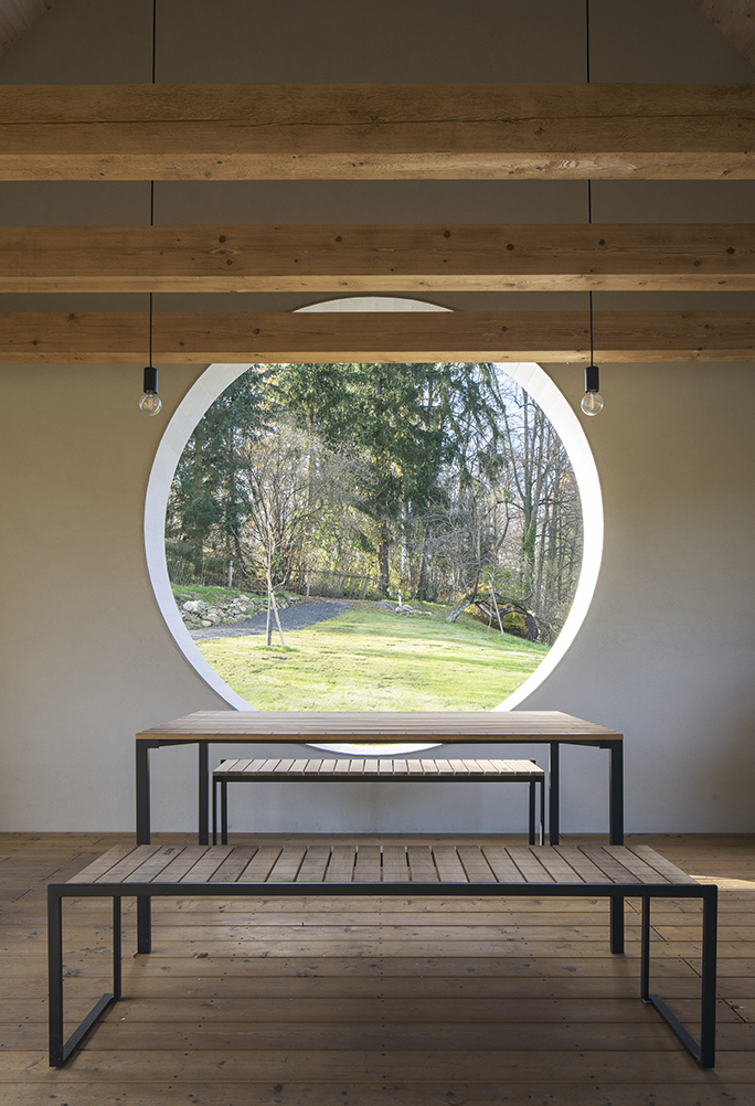 House with a hole Czech republic 0 bench