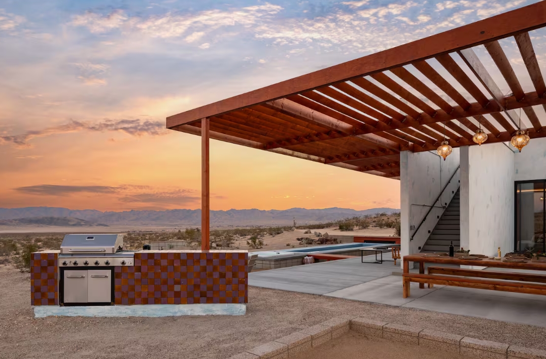 Joshua Tree National Park House Outdoor Kitchen