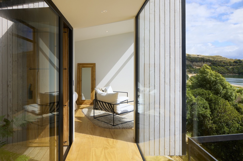 Ligar Bay Bach House from Young Architects 0 seating