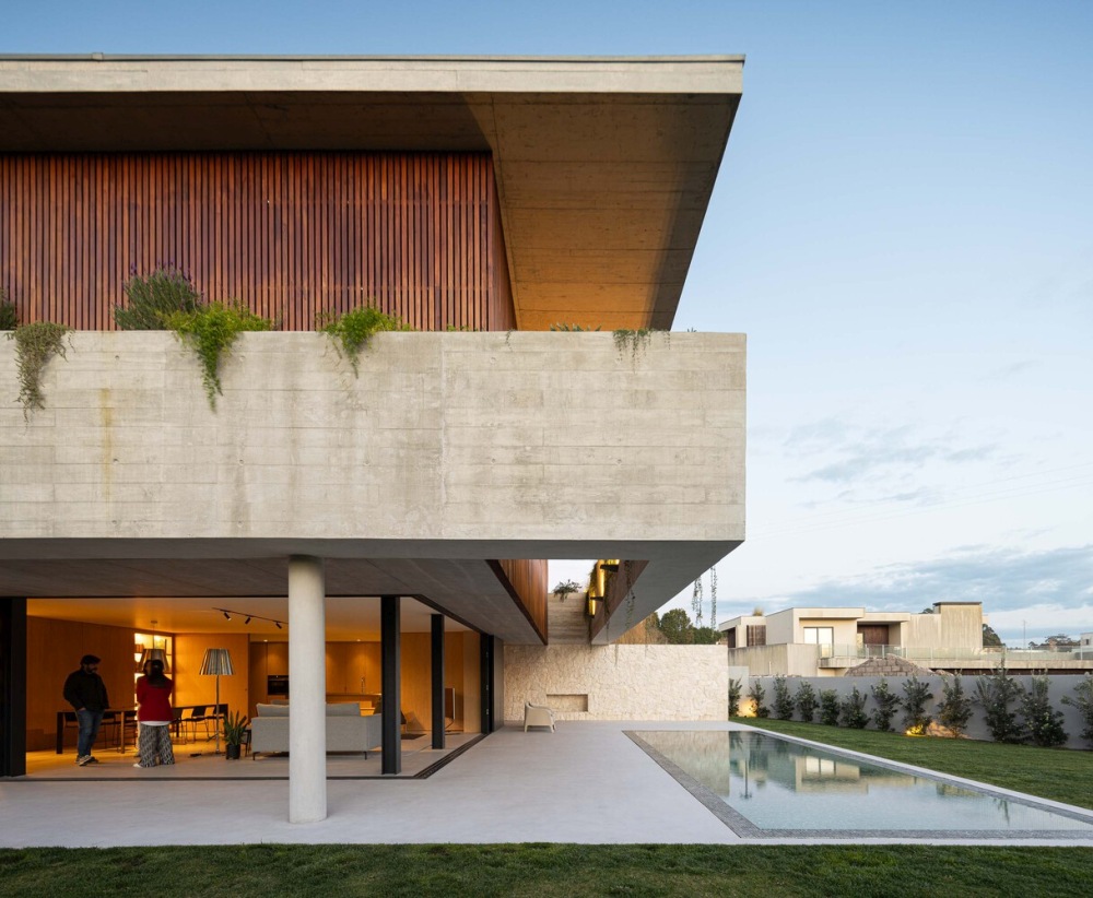 M House Concrete Structure House in Portugal Homedit Volumes