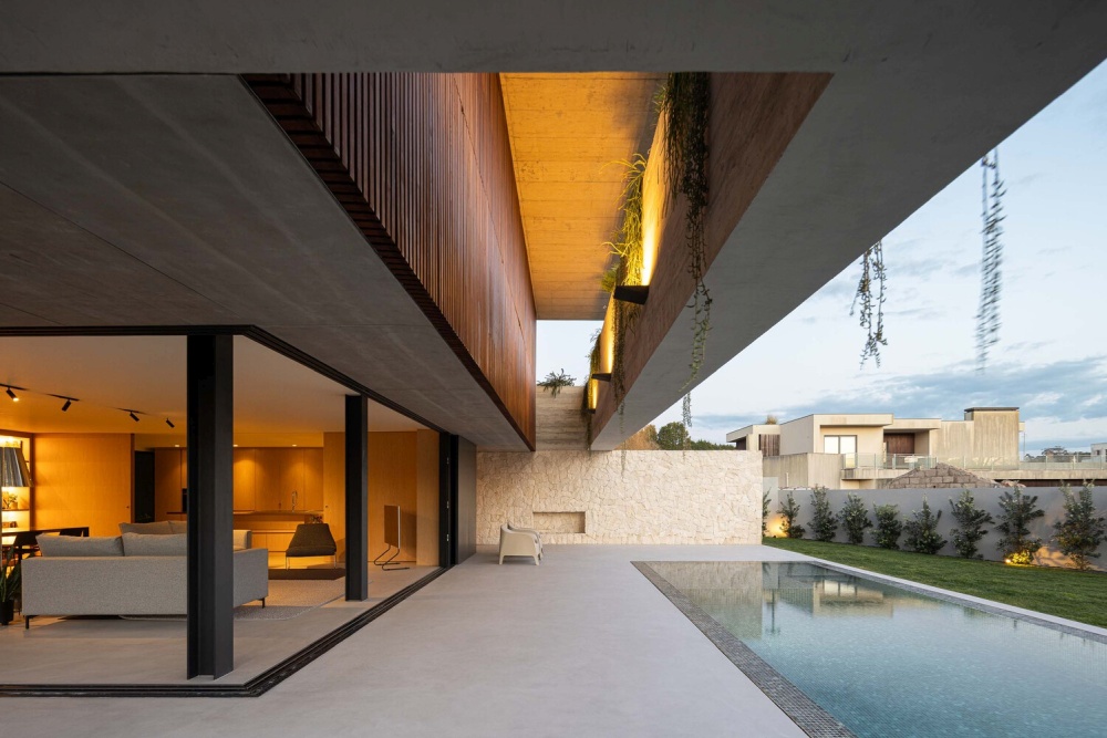 M House Concrete Structure House in Portugal Homedit artful light