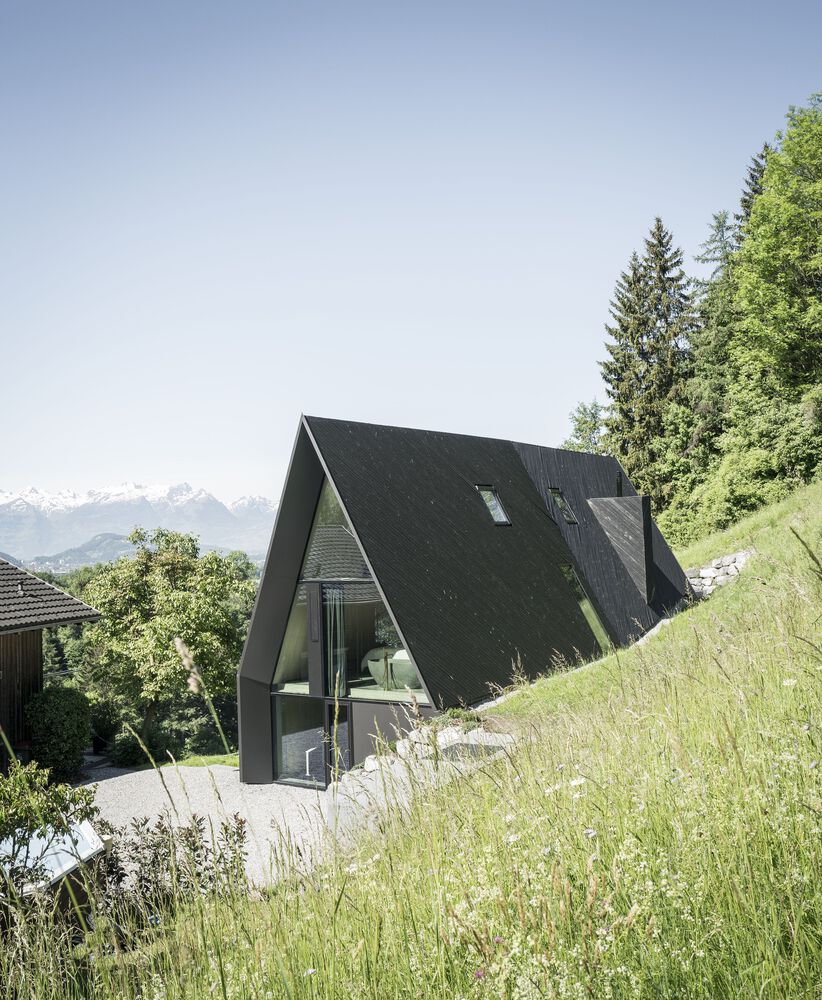 Modern VA House from Sebastian David Buscher cliff