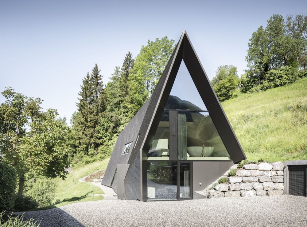 Modern VA House from Sebastian David Buscher front