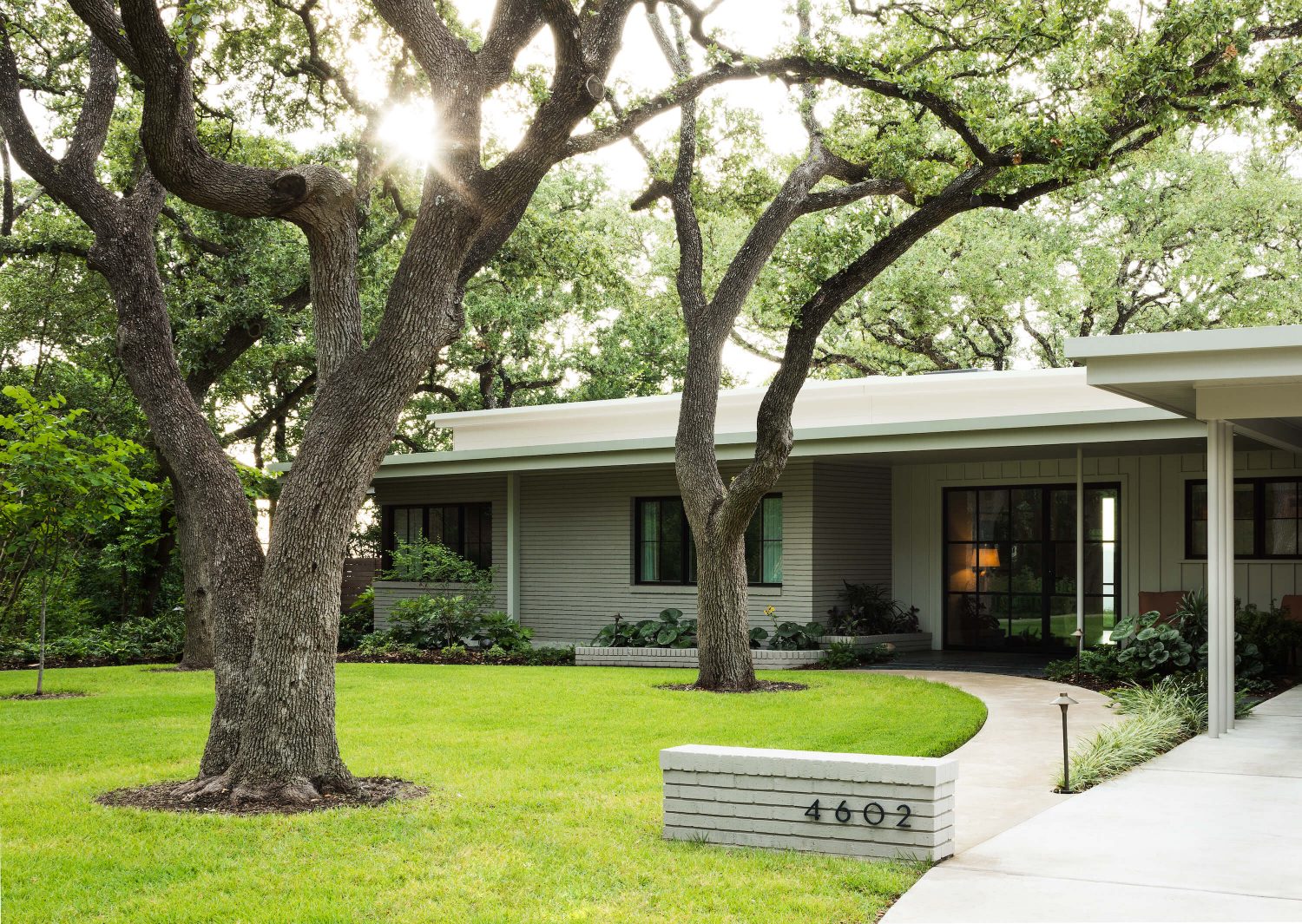1950s mid century modern house trasnformation by Clayton Korte entryway