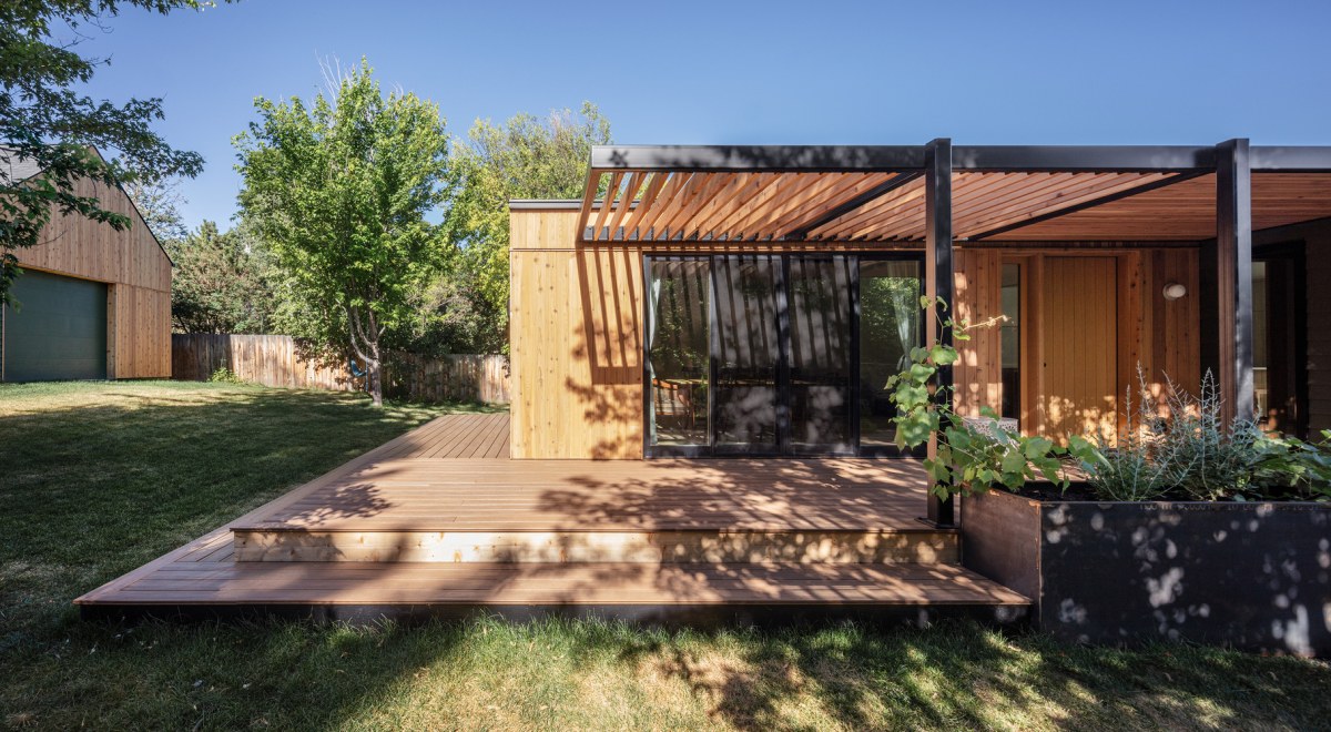 House 1114 in Bozeman pergola