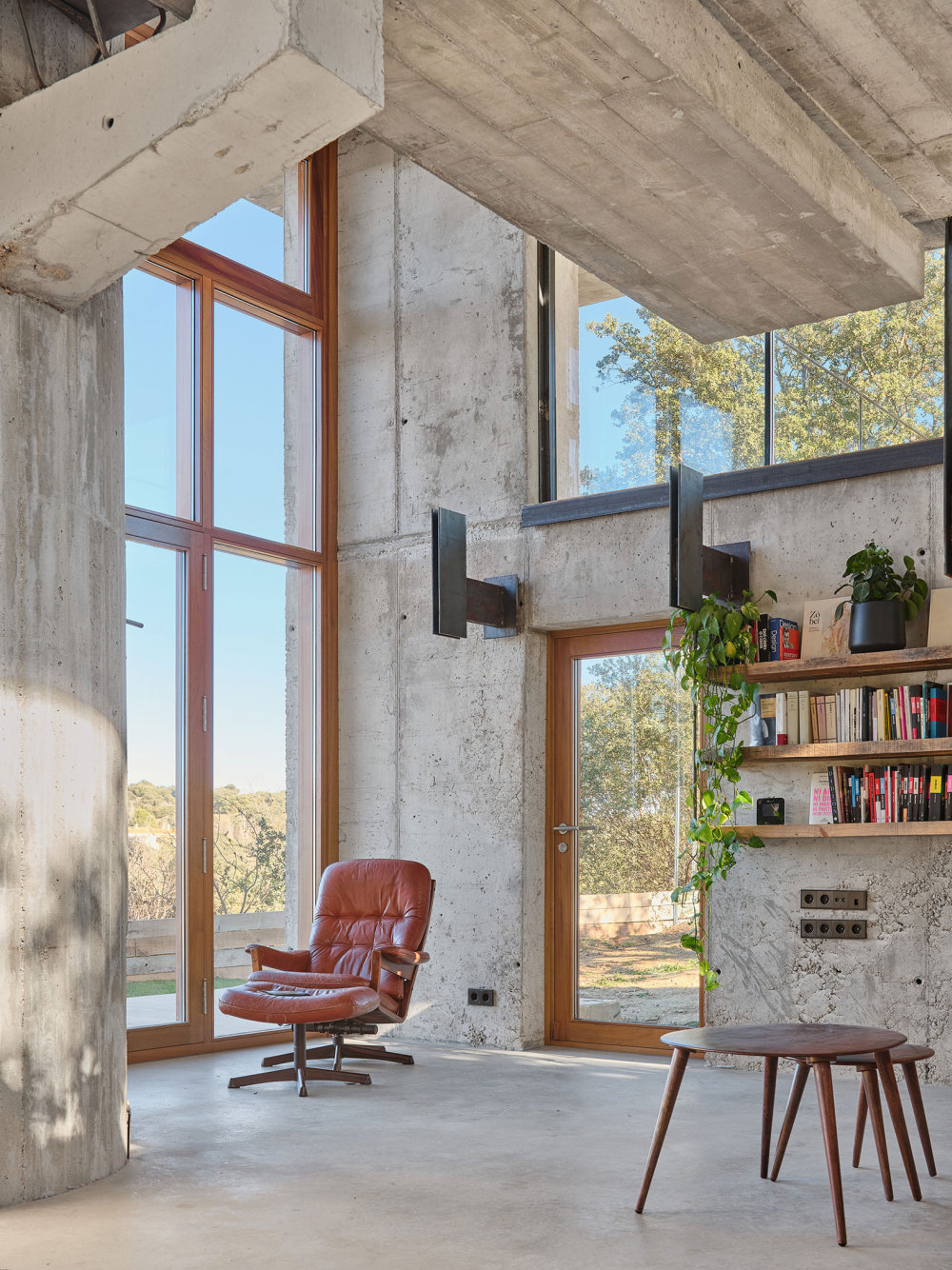 MUKA arquitectura concrete house corner