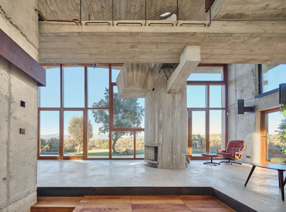MUKA arquitectura concrete house interior