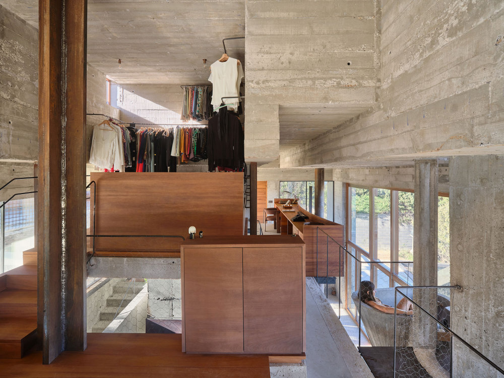 MUKA arquitectura concrete house office dressing bath