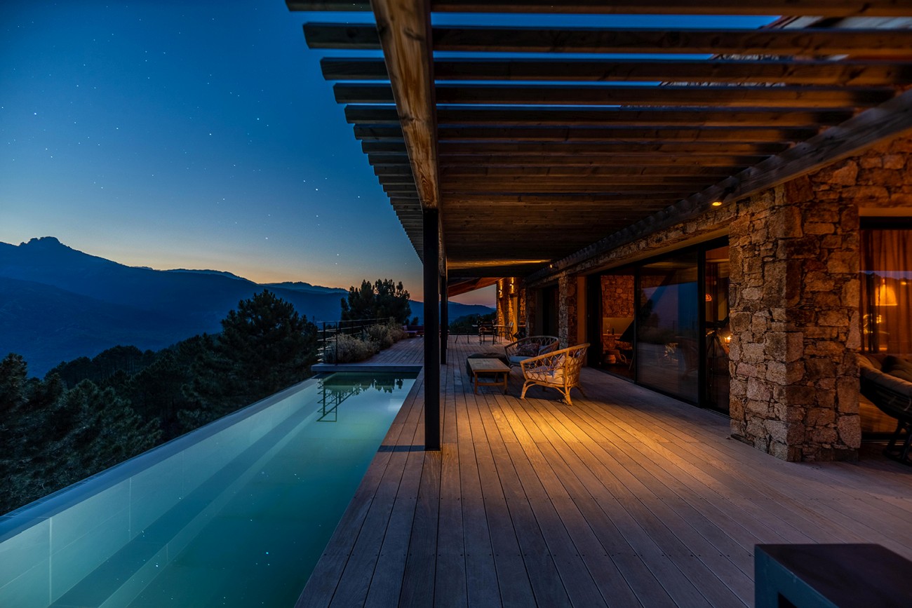 Maison TO Sari Solenzara France night view