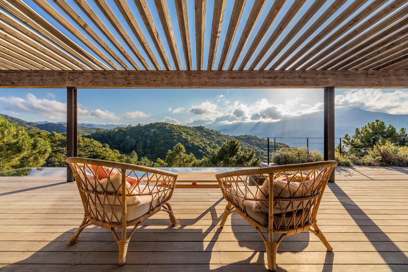 Maison TO Sari Solenzara France pool view