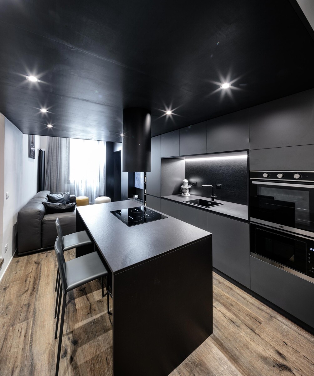 Obicua Black Masculine Loft kitchen layout