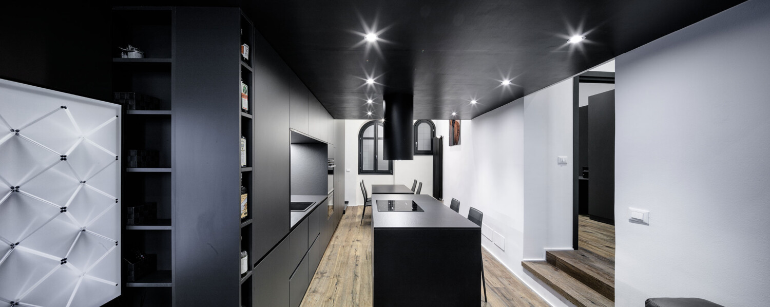 Obicua Black Masculine Loft view