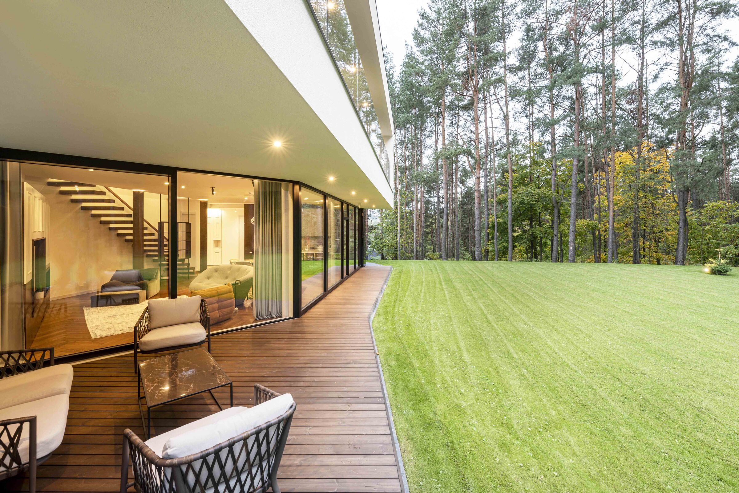 Triangle House Architecture deck