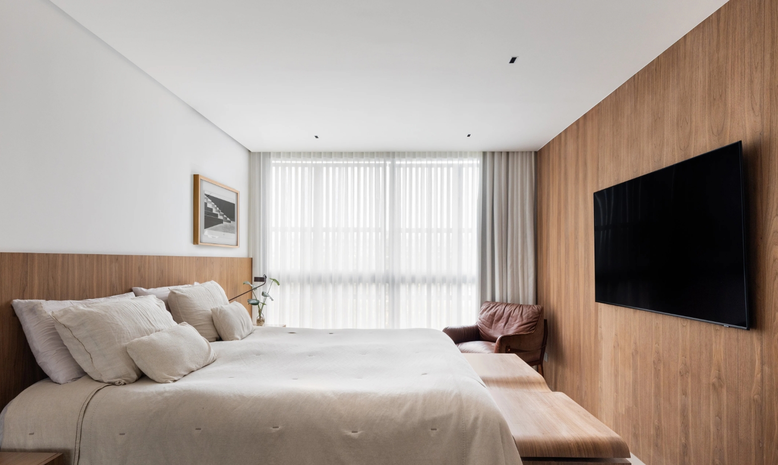 Alma Apartment Decor BLOCO Arquitetos bedroom area