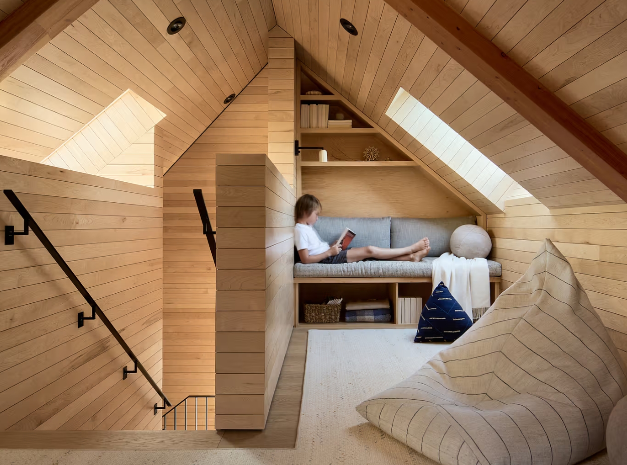 Armstrong Cottage House by Peter Braithwaite Studio Attic Decor