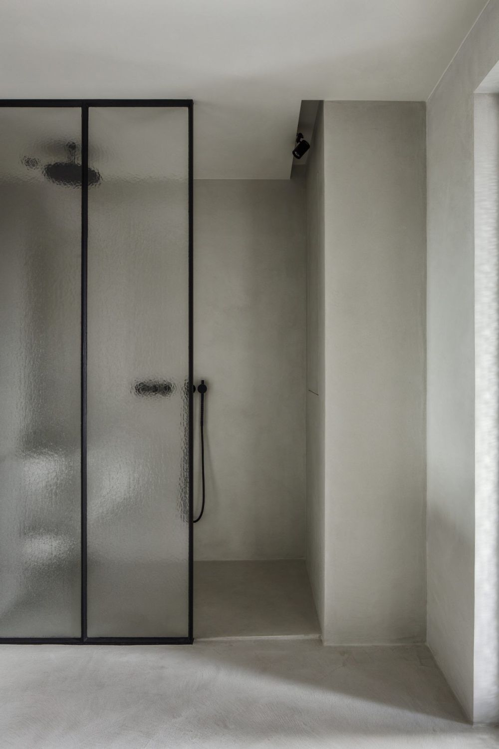 Belgian Arjaan De Feyter Apartment Interior Designe walk in shower