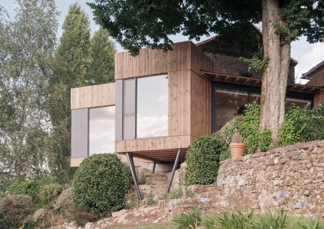 Chapelle MI Mortagne sur Sevre France Simple Design