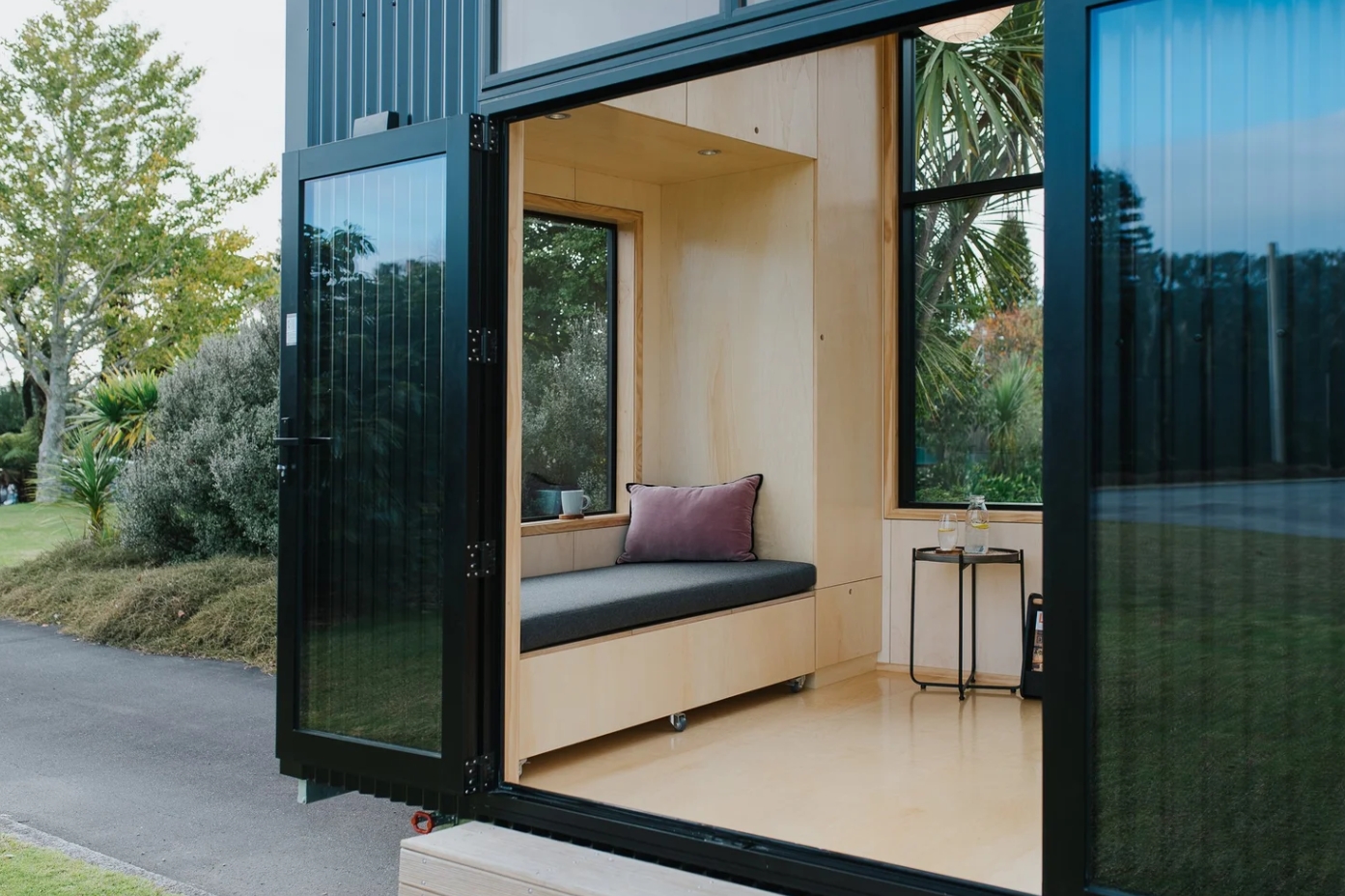 FL Tiny House Design Black Outdoor interior