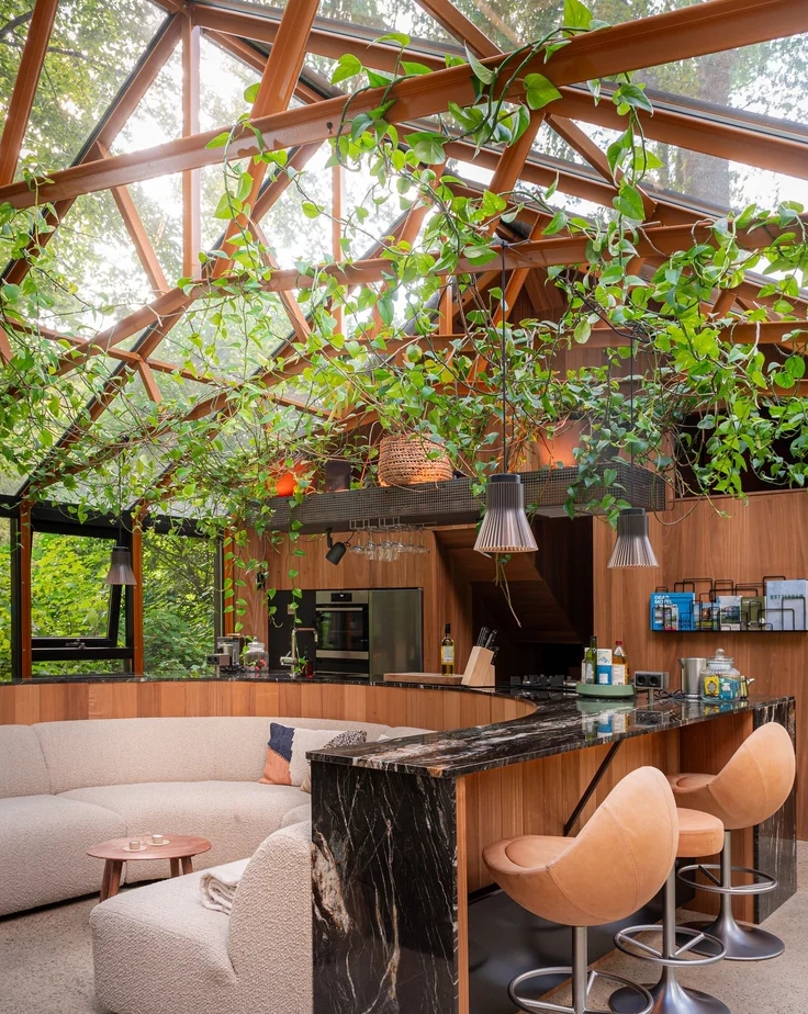 Glass Extension by GetAway Projects BV bar area