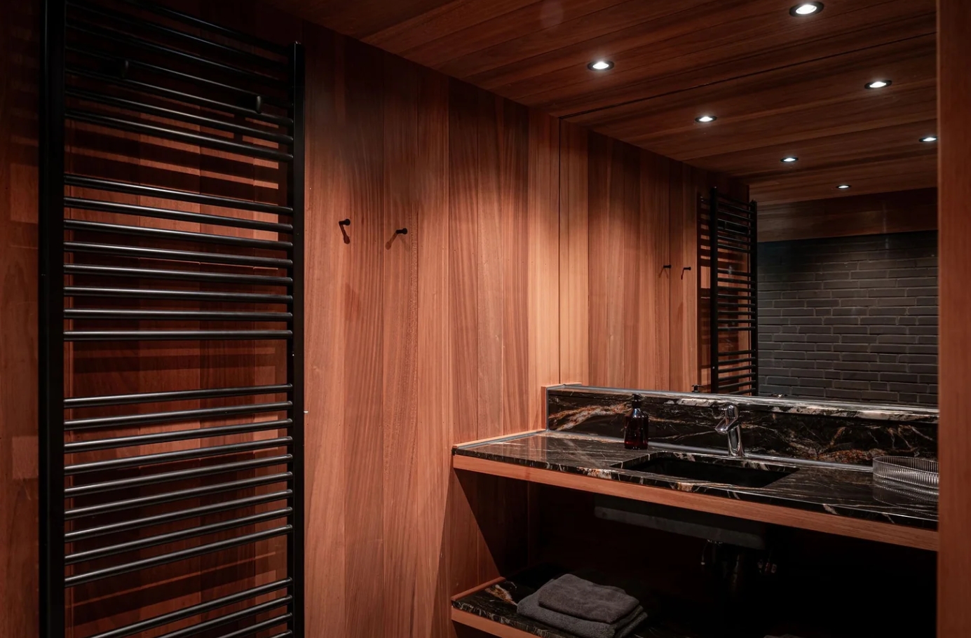 Glass Extension by GetAway Projects BV bathroom