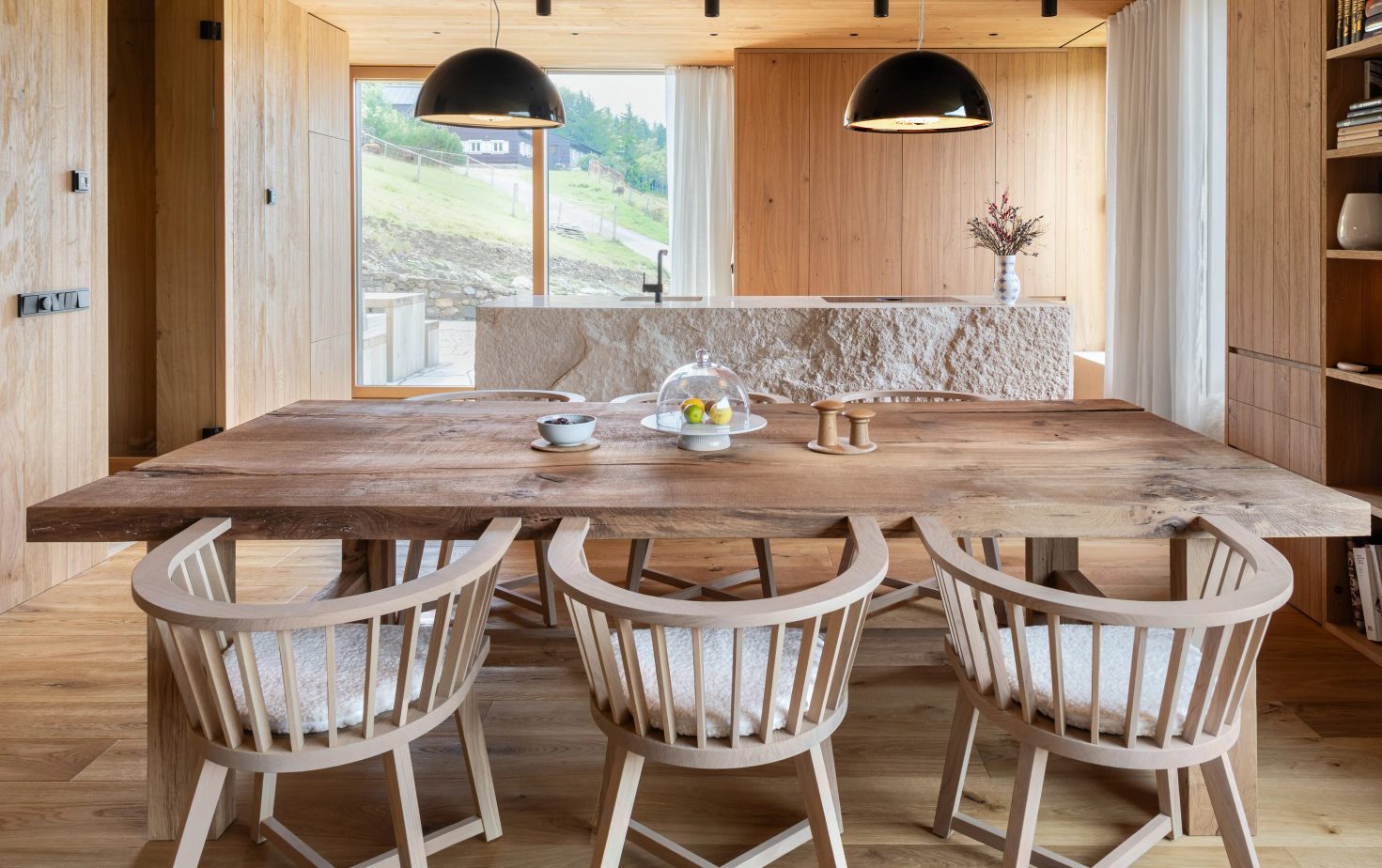 Horni Mala Upa Mountain Chalet OK PLAN ARCHITECTS in Czech Rep dining table