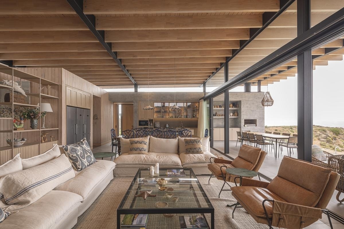 House in Chile by Benjamin Goni living room view