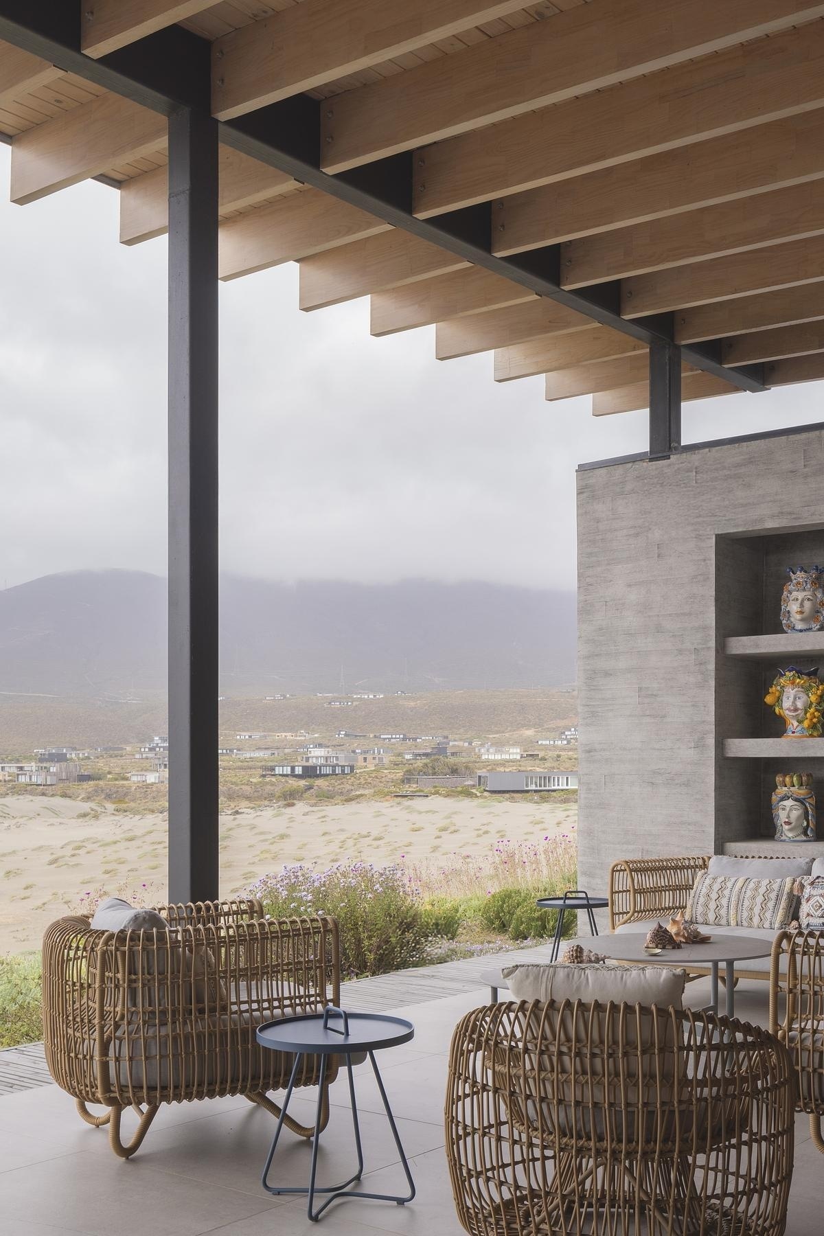 House in Chile by Benjamin Goni patio