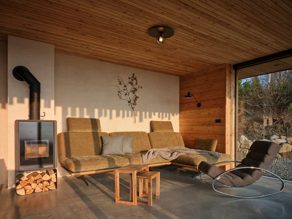 Kohutka Cottage SENAA architekti fireplace