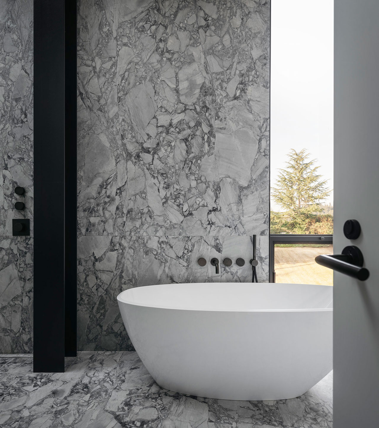 Retreat Design Lake Washington Pattern House by Olson Kundig bathtub