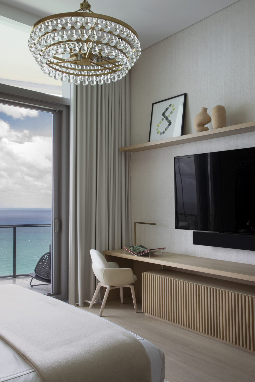 Ritz Carlton Residence Photos Denilson Machado bedroom tv