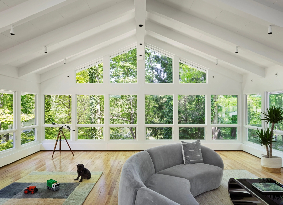 Sodon Lake House from Disbrown Iannuzzi airy living