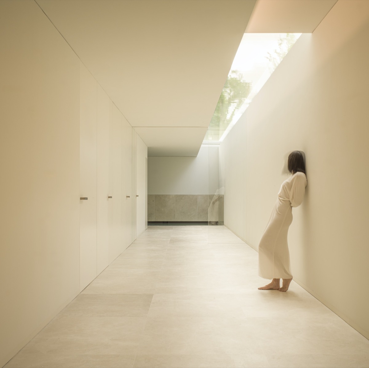Villa 18 Madrid Fran Silvestre Arquitectos hallway