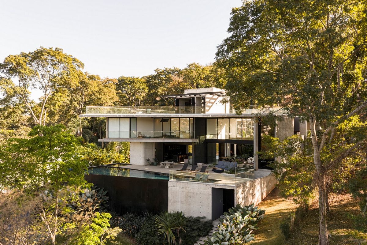 Concrete House by Dayala e Rafael Arquitetos Associado exterior house