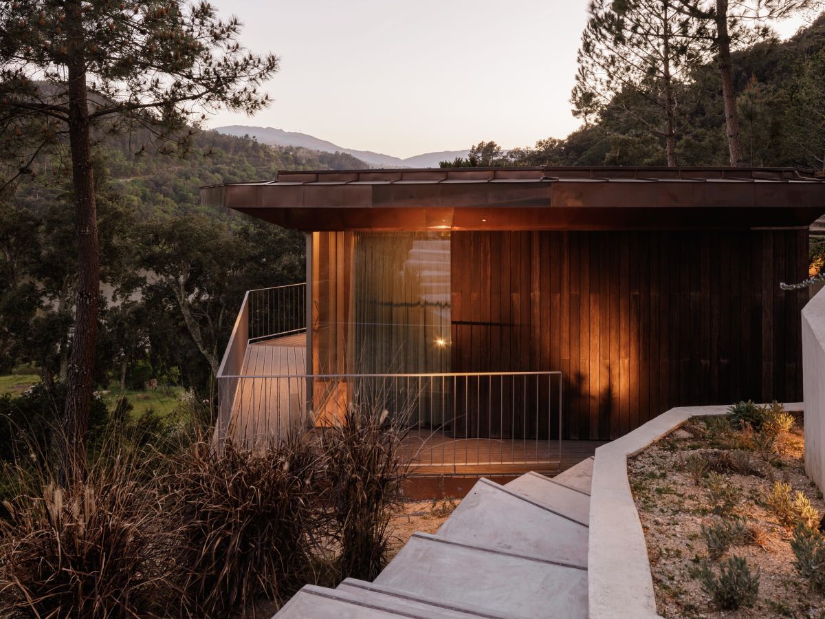 Douro Wood House MJARC Arquitectos Associados lda stairs