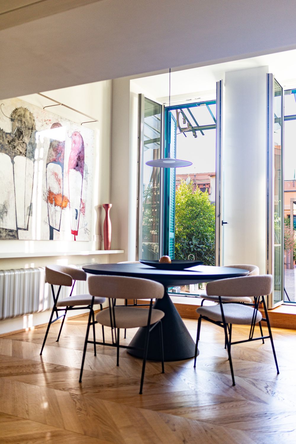 GR Apartment Interior design from 123ArchitectureOffice round table