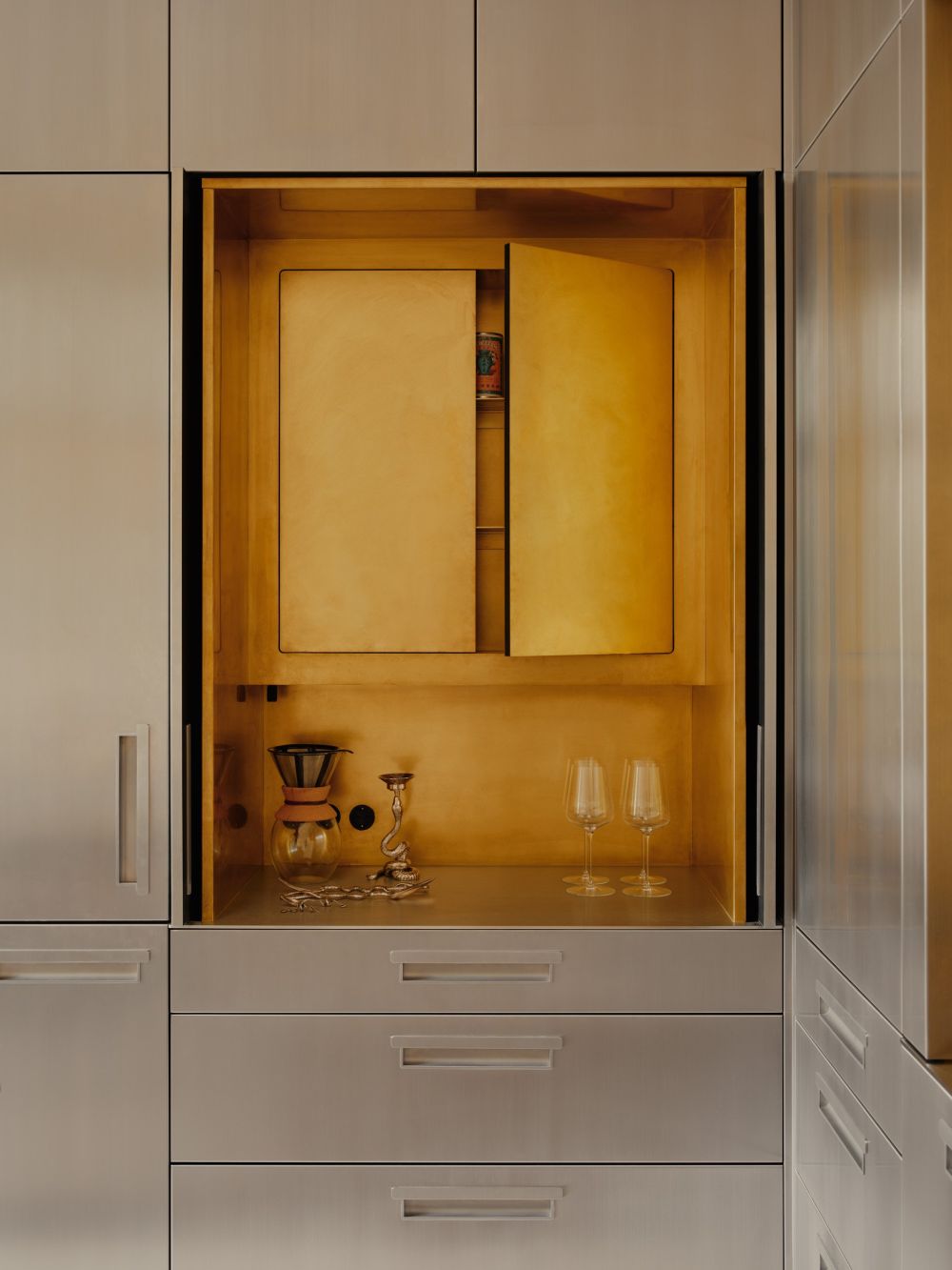 Glassbrick Apartment in Berlin kitchen cabinets