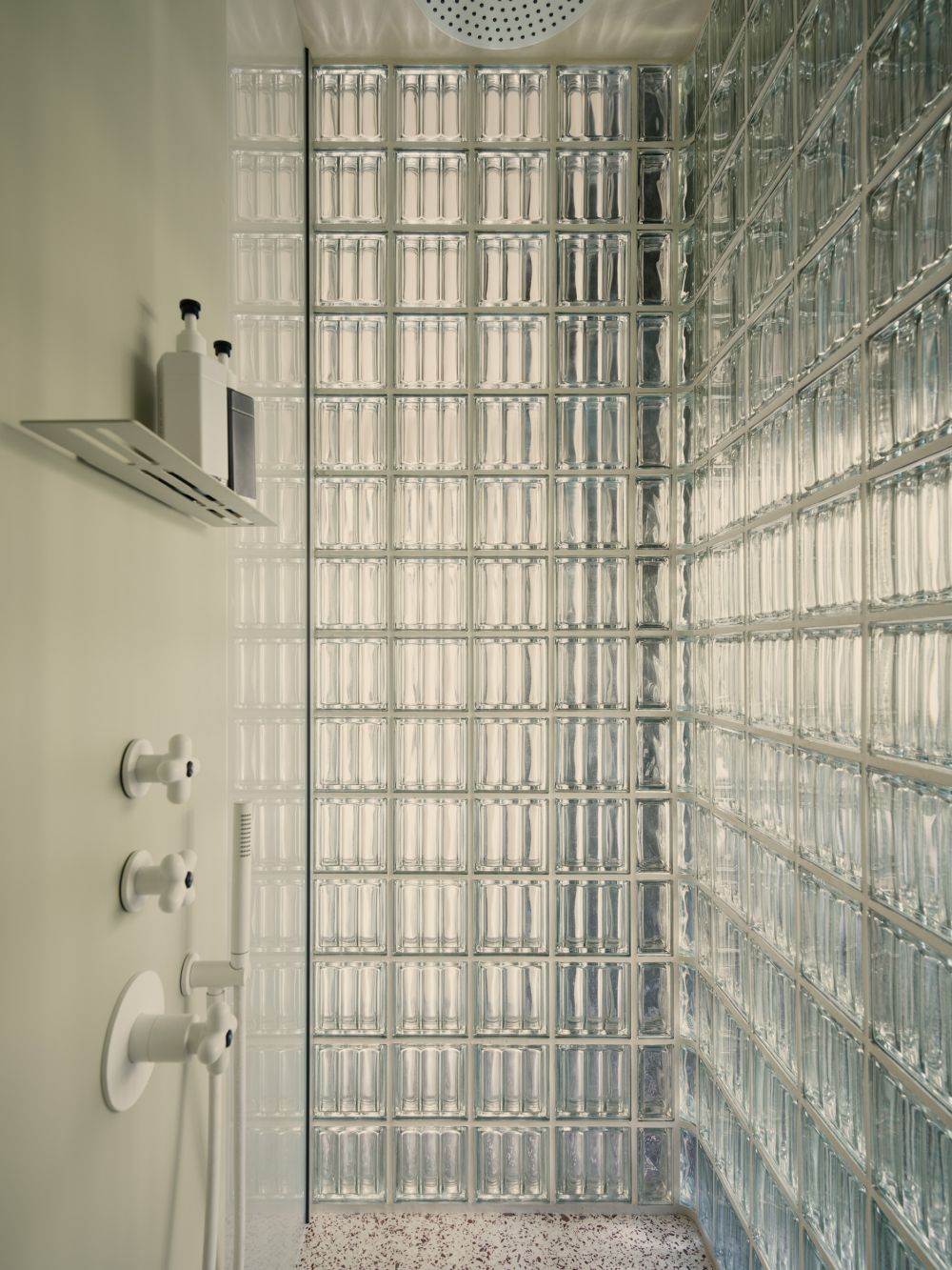 Glassbrick Apartment in Berlin shower