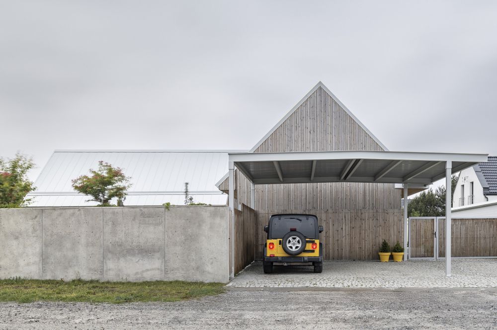 House in Jastrzebia Gora Archmondo Piotr Kowalczyk garage