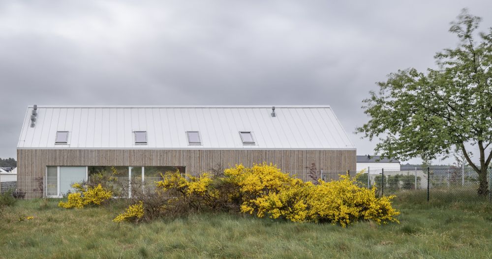 House in Jastrzebia Gora Archmondo Piotr Kowalczyk roof